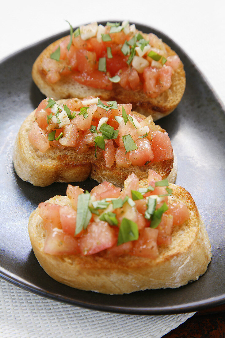 Bruschette (Röstbrote mit Tomaten), Toskana, Italien