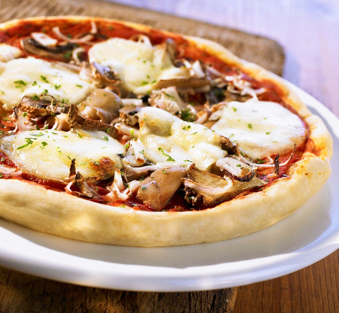 Californian pizza topped with mushrooms and mozzarella