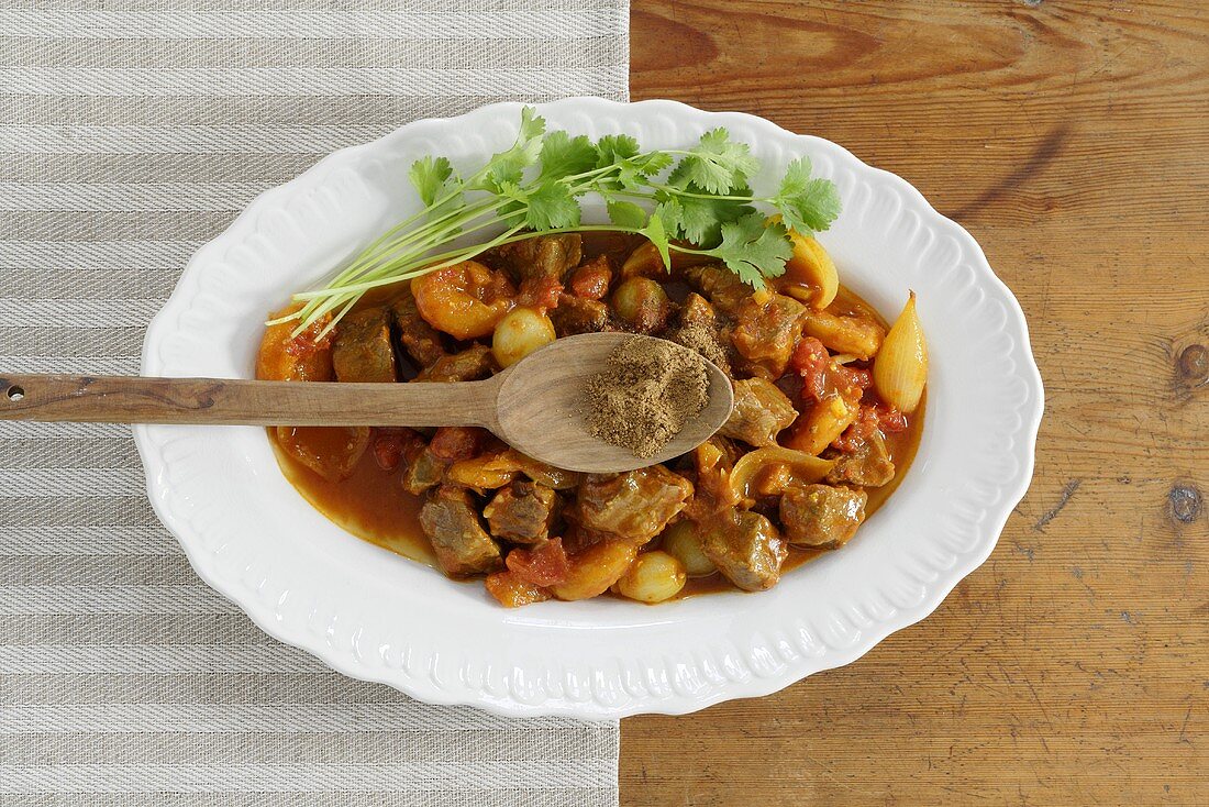 Beef curry with apricots