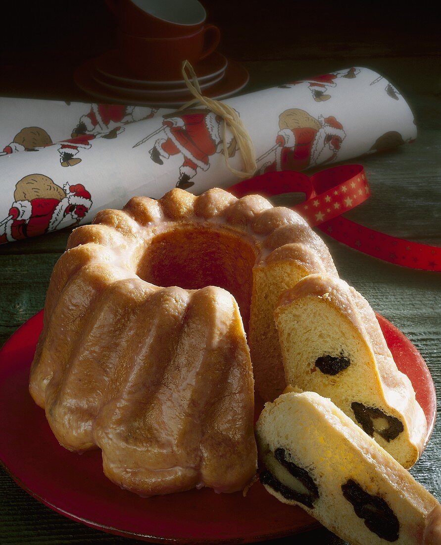 Gugelhupf with marzipan and prunes