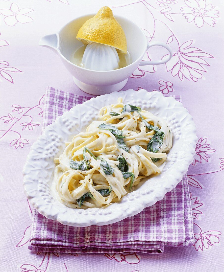 Tagliatelle with spinach and mascarpone sauce