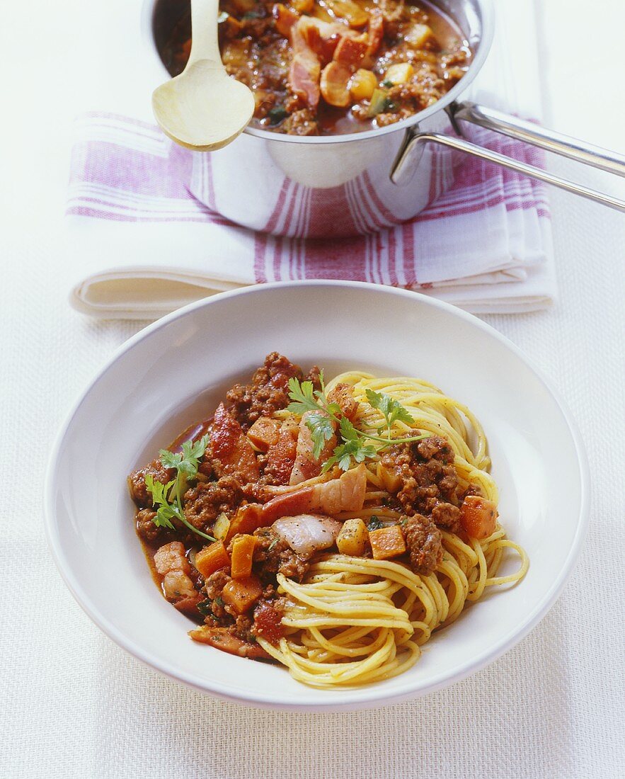 Spaghetti bolognese style
