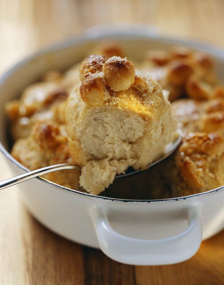 Bananenbrötchen mit Macadamianüssen