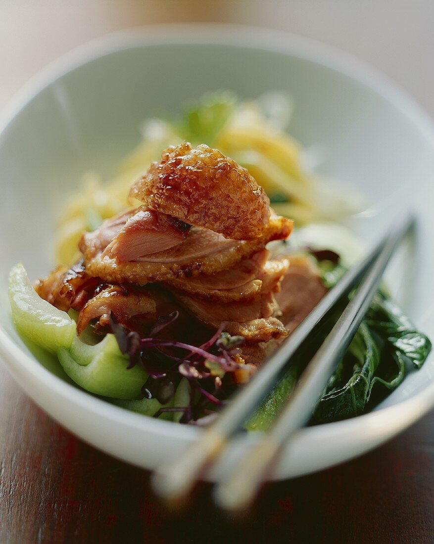 Glasierte Bauernente mit Pak Choi