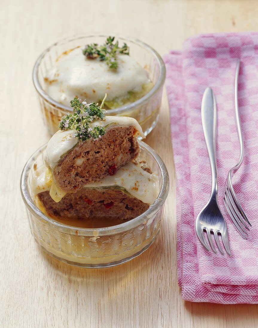 Hackfleisch-Lauch-Törtchen mit Mozzarella