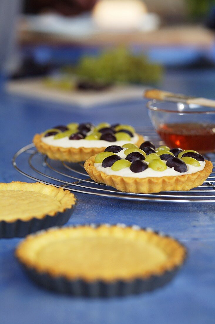 Grape tarts