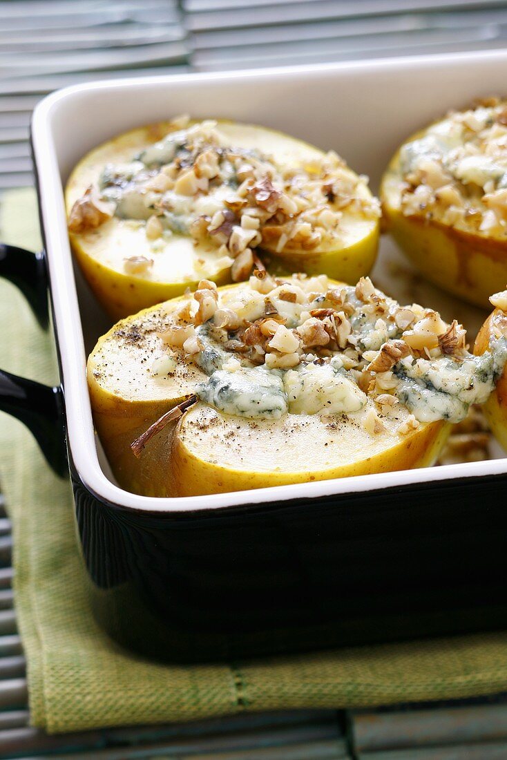 Baked apples with blue cheese and walnuts