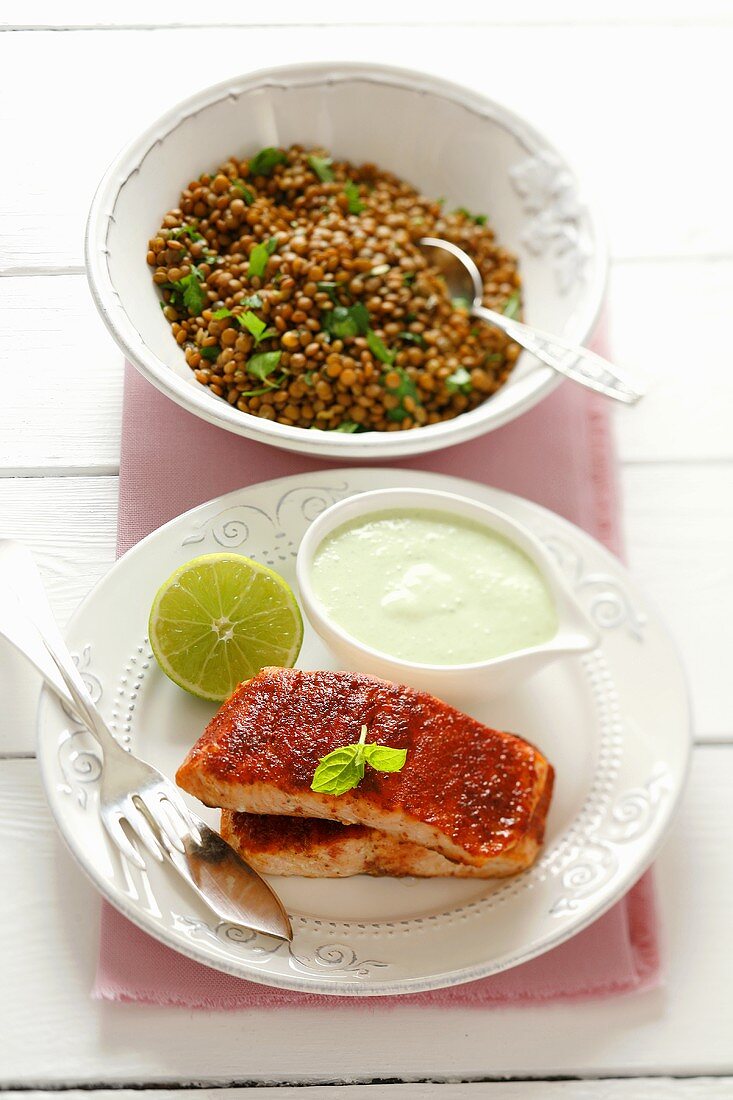 Tandoori salmon with lime sauce and lentil salad