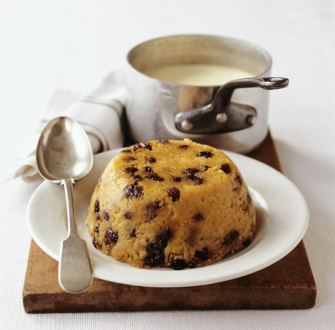 Spotted Dick (Sponge Pudding mit Vanillecreme, England)