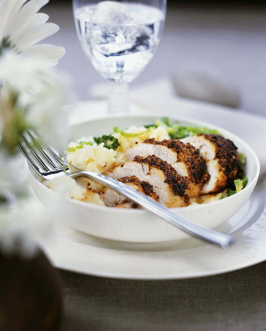 Schweinebraten mit Senfkruste und Kartoffelpüree