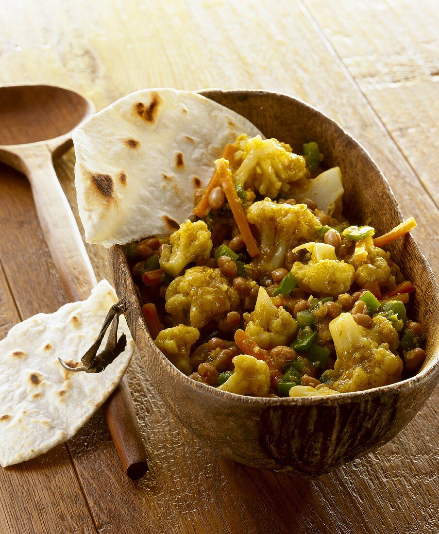 Chakalaka salad with flatbread (S. Africa)