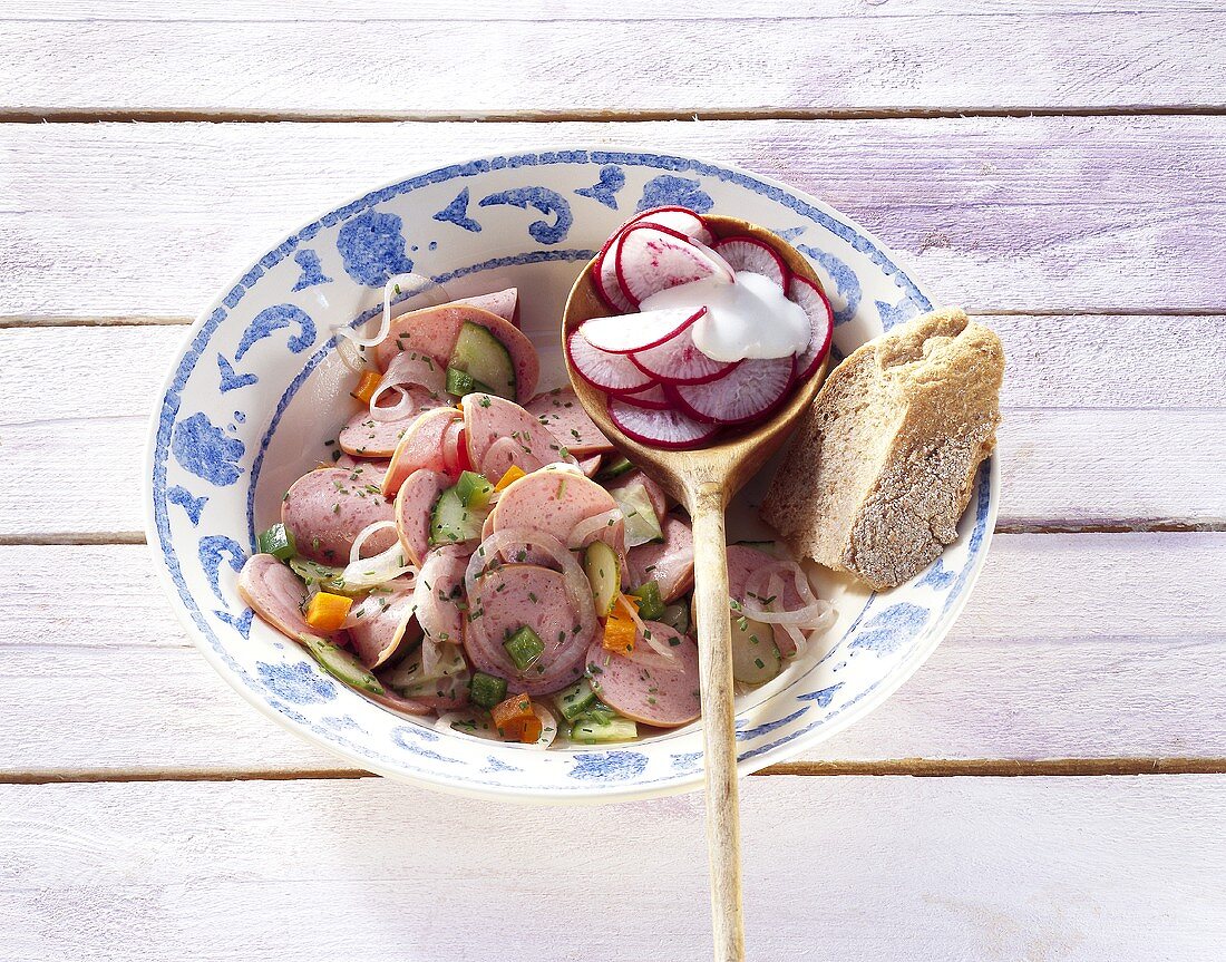 Wurstsalat mit Rettichsalat