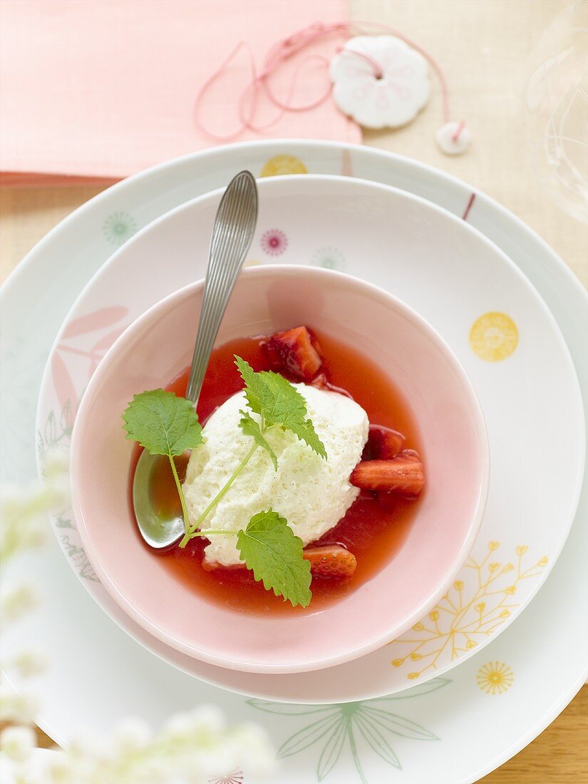 Strawberry soup with quark foam