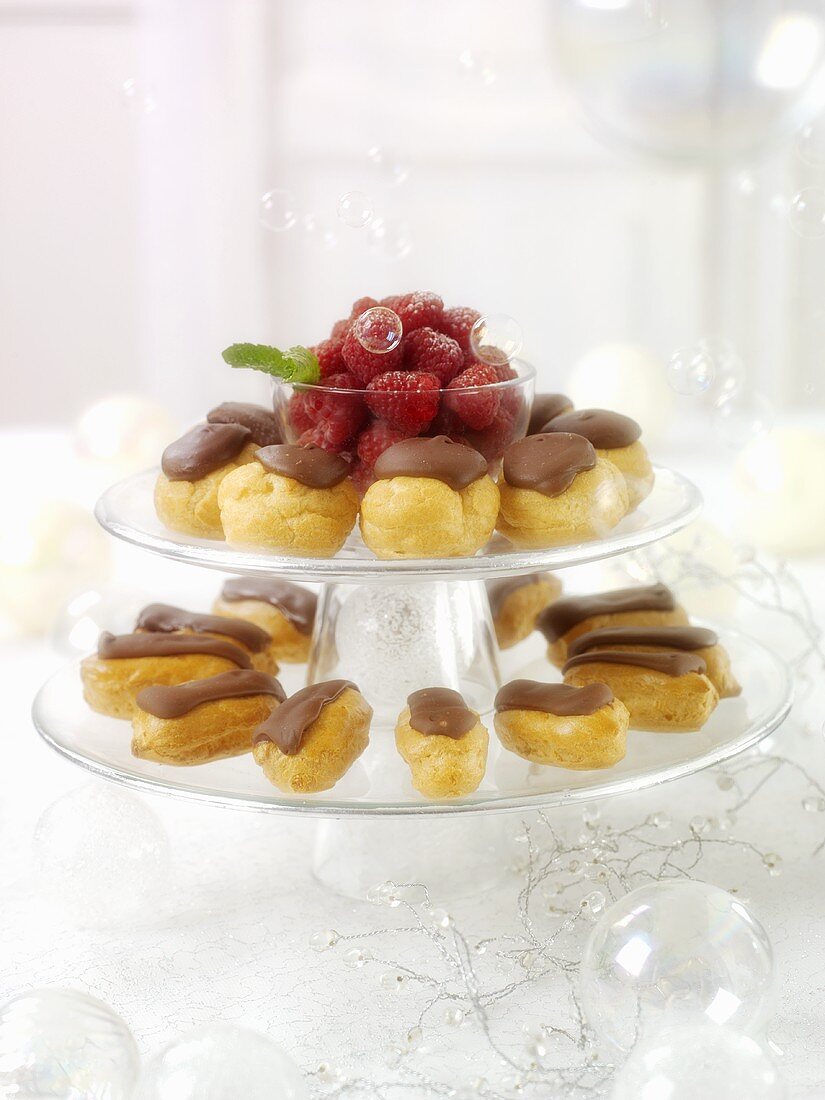 Mini-éclairs and profiteroles for Christmas