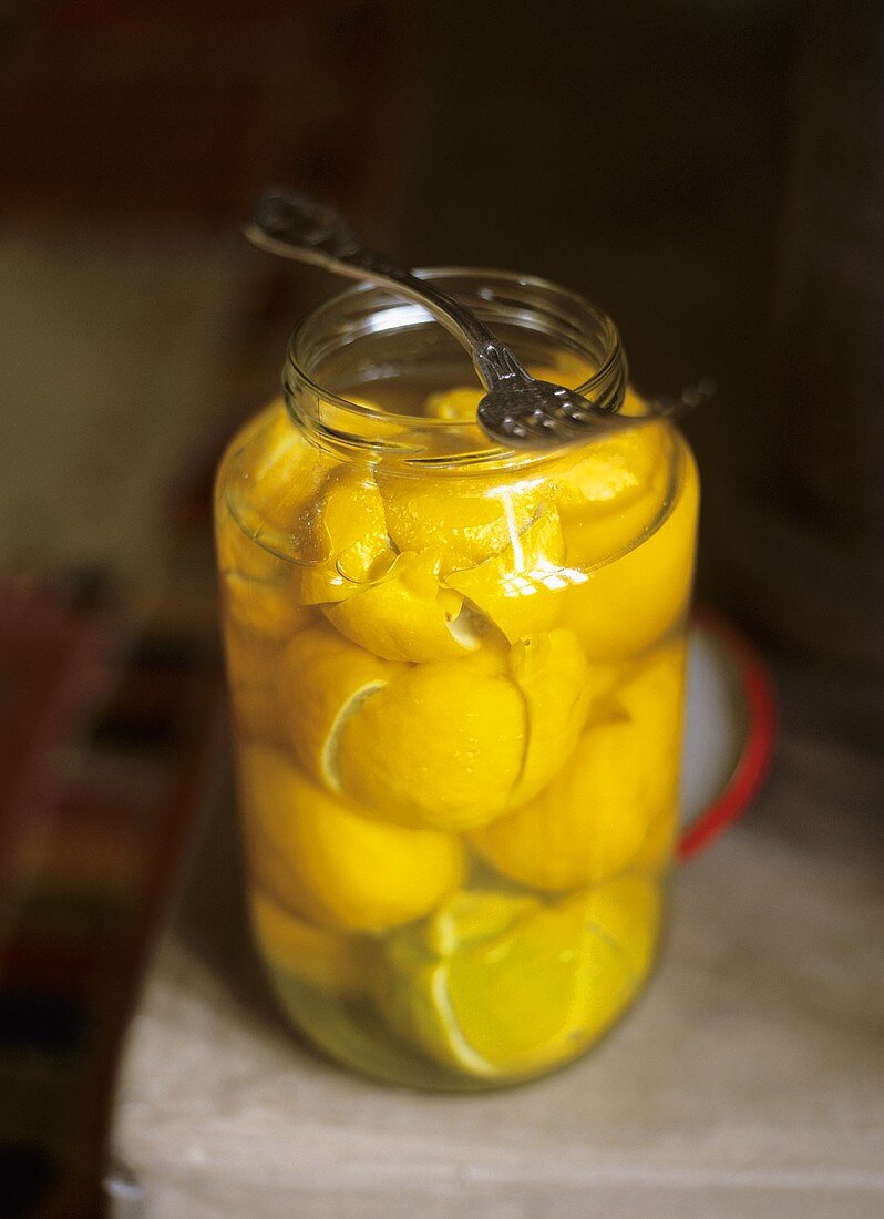 Eingelegte Zitronen im Glas (Marokko)