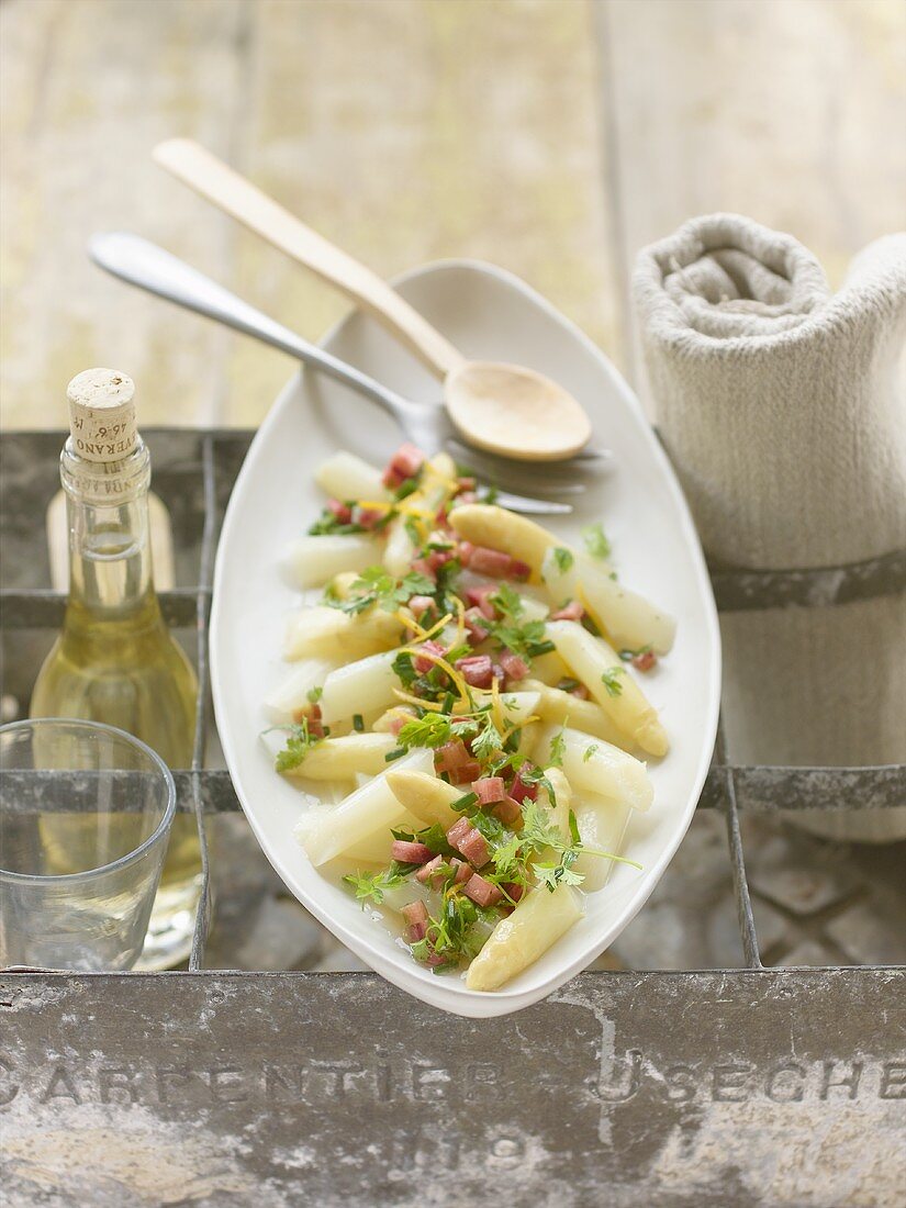 Spargelsalat mit Rhabarberdressing