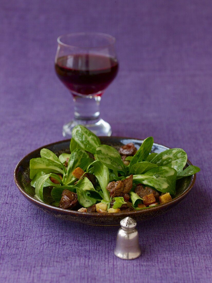 Feldsalat mit gebratener Geflügelleber