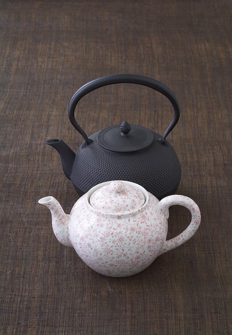 Japanese metal kettle and porcelain teapot