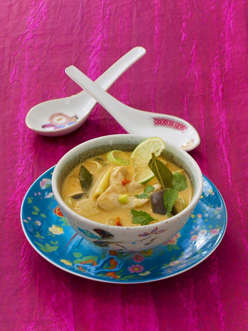 Ingwer-Zitronen-Suppe mit Hähnchenbrust