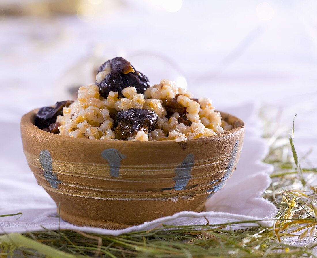 Weizendessert mit Honig und getrockneten Früchten (Polen)