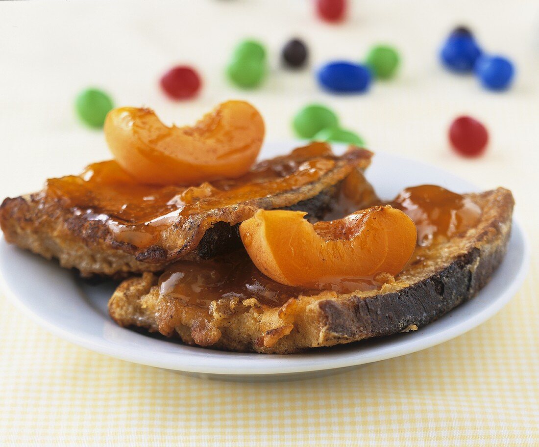 Pain perdu (French toast) with apricots
