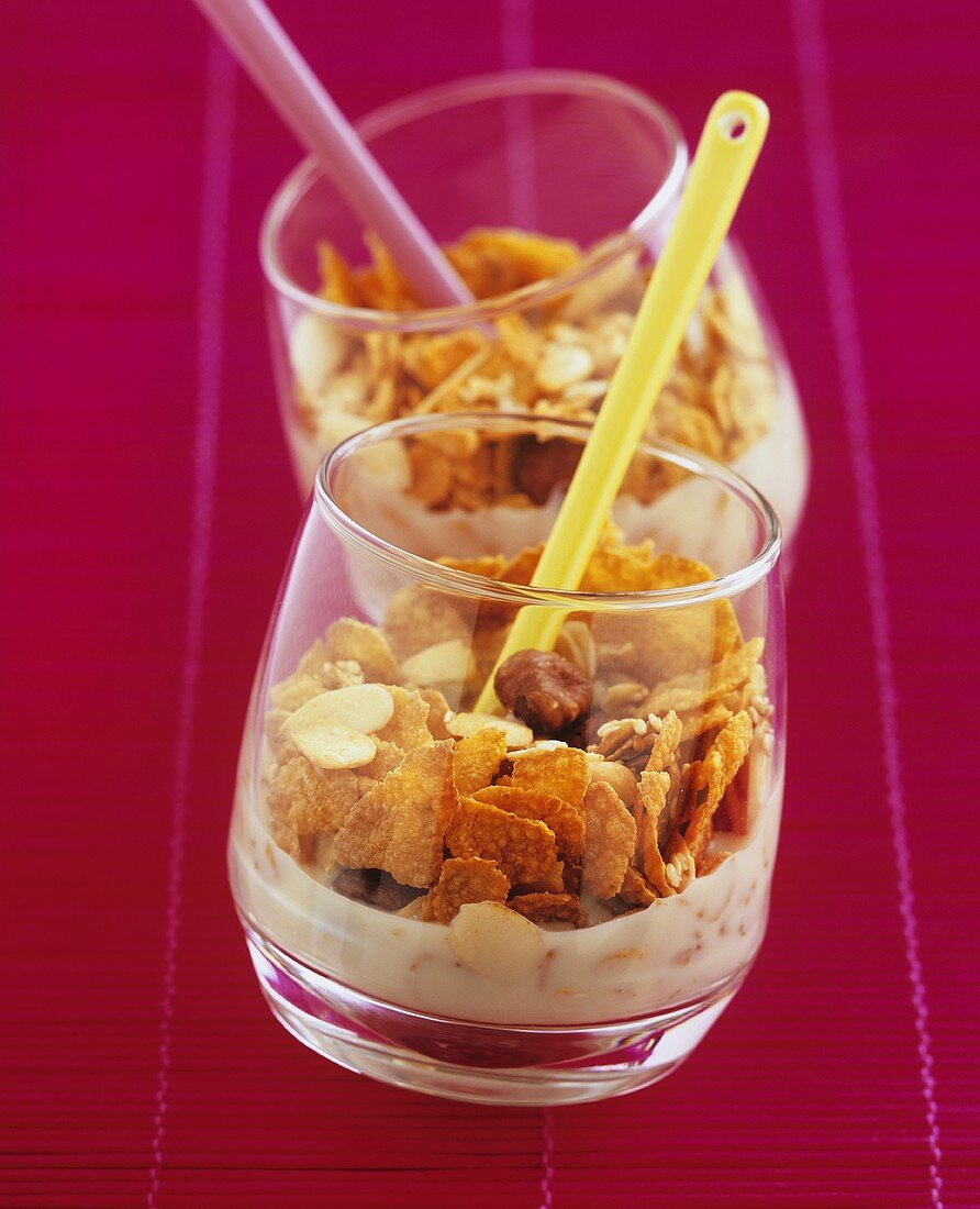 Cornflakes with nuts and dried fruit