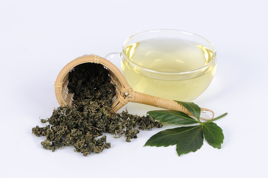 Tee aus Frauenginseng (Gynostemma pentaphyllum, Jiao Gu Lan)