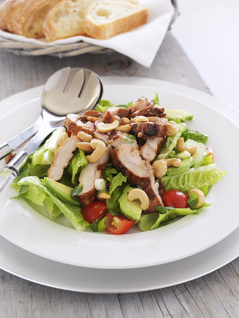 Chicken salad with cashew nuts