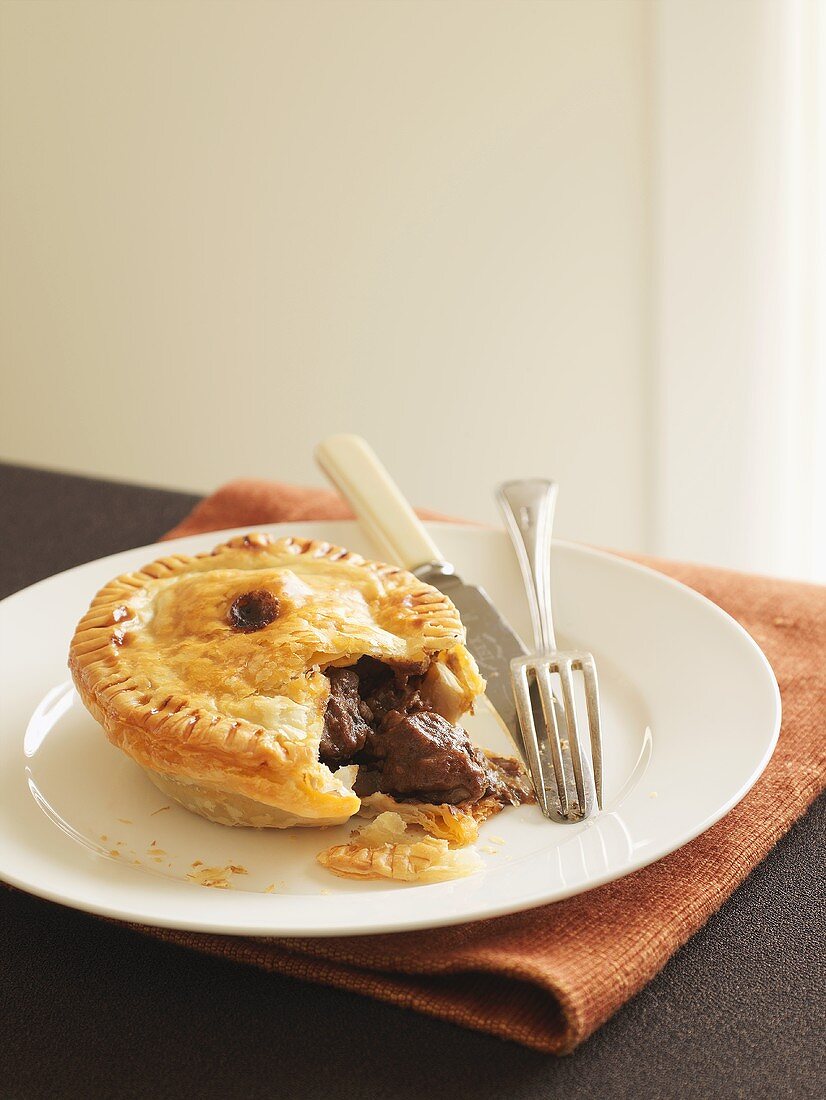 Beef and Mushroom Pie (Fleischpastete mit Pilzen, England)