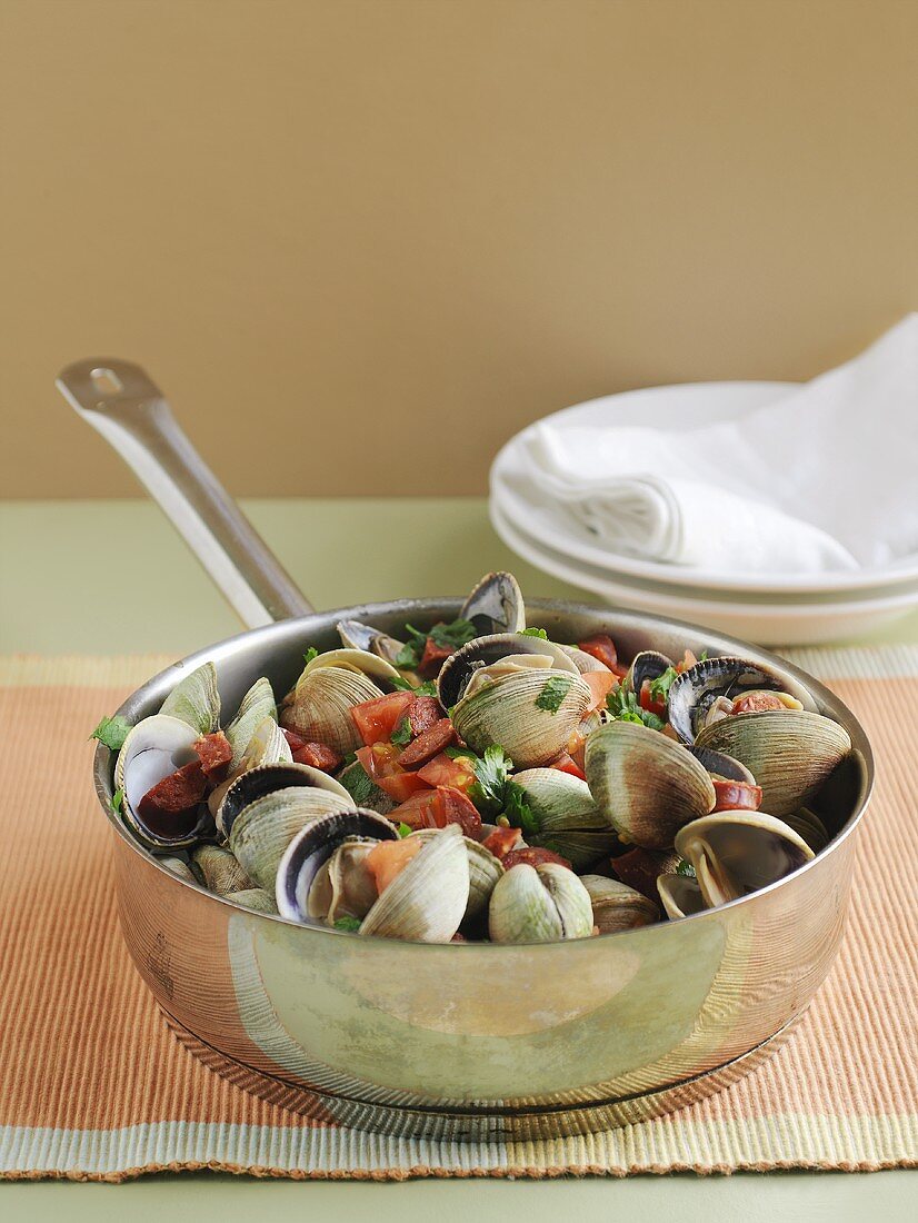 Clams in a pan