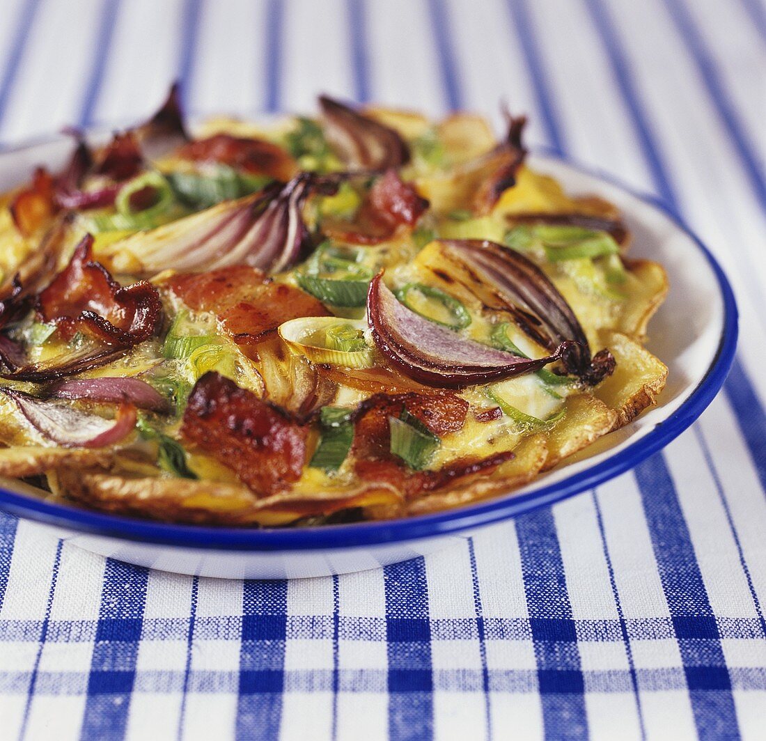 Kartoffelauflauf mit roten Zwiebeln