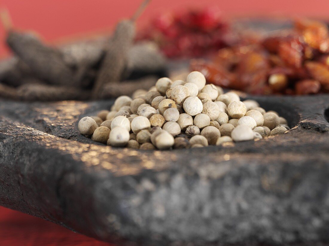 White peppercorns (close-up)