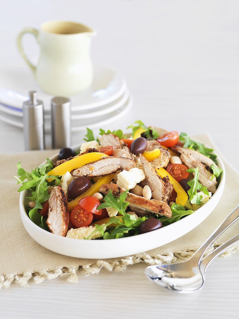 Chicken, rocket and vegetable salad with balsamic vinegar