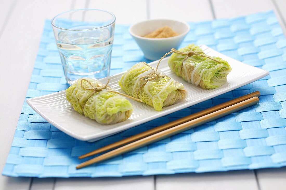 Chinese cabbage leaves with chicken stuffing