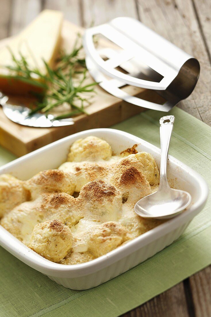 Gnocchi gratin with sour cream and Parmesan