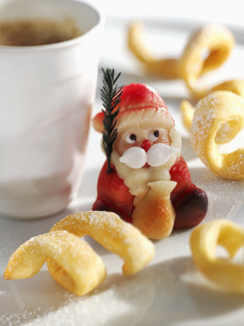 Leipziger Ringelschwänzchen & marzipan Father Christmas