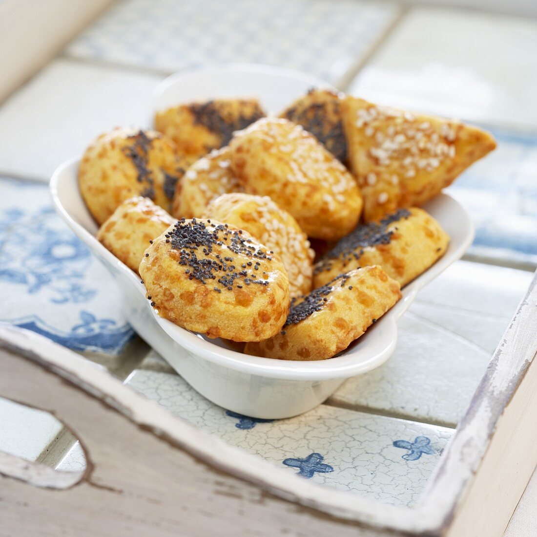 Cheese biscuits with poppy seeds
