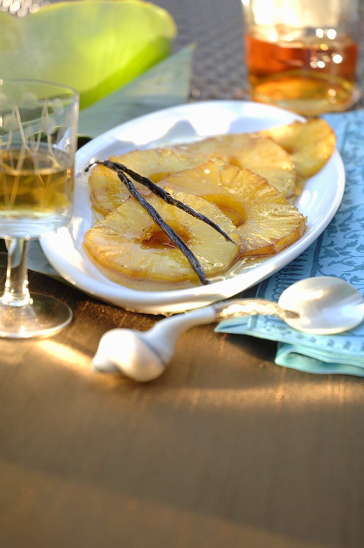 Fried pineapple with rum and vanilla