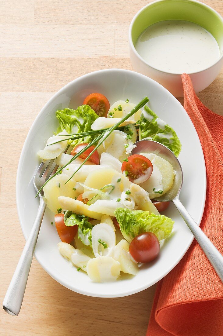 Kartoffel-Spargel-Salat mit Mayonnaise