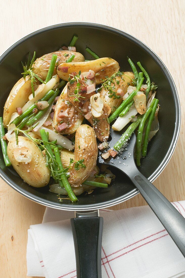 Provençal pan-cooked potato dish