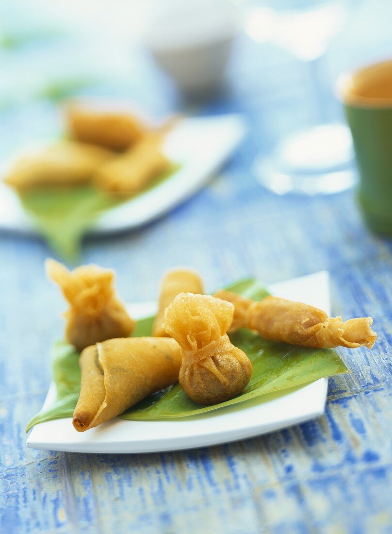 Dim sum (deep-fried wontons)