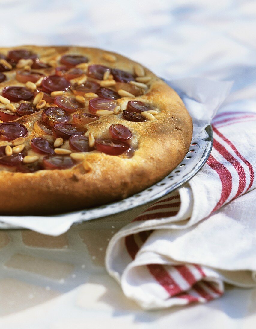 Schiacciata con l'uva (Hefefladen mit Trauben), Toskana, Italien