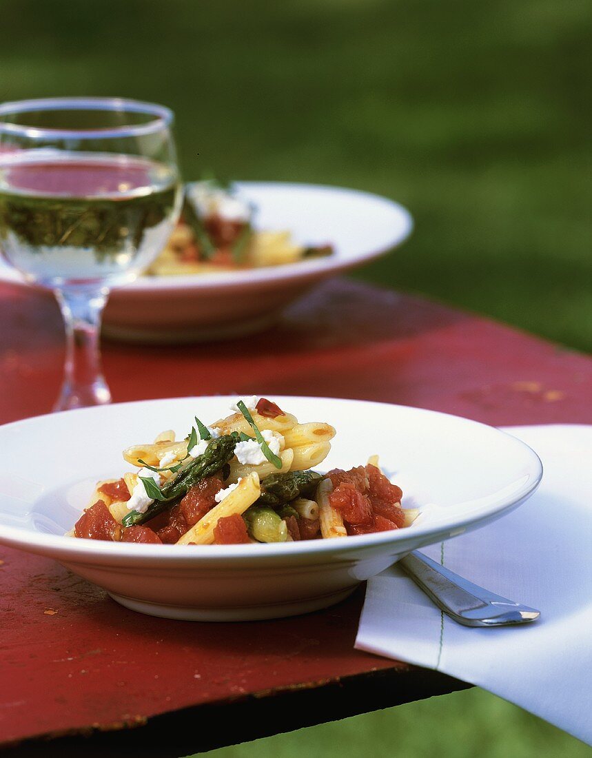 Penne al verde e rosso (Nudeln mit Spargel & Tomatensauce)