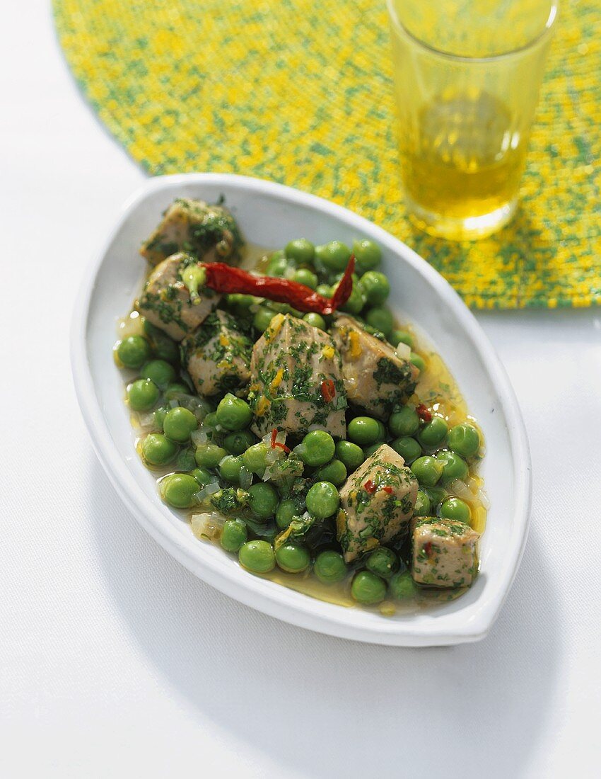 Tonno con piselli (Tuna with peas, Tuscany, Italy)