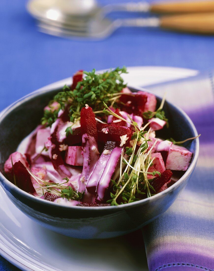 Beetroot salad with tofu