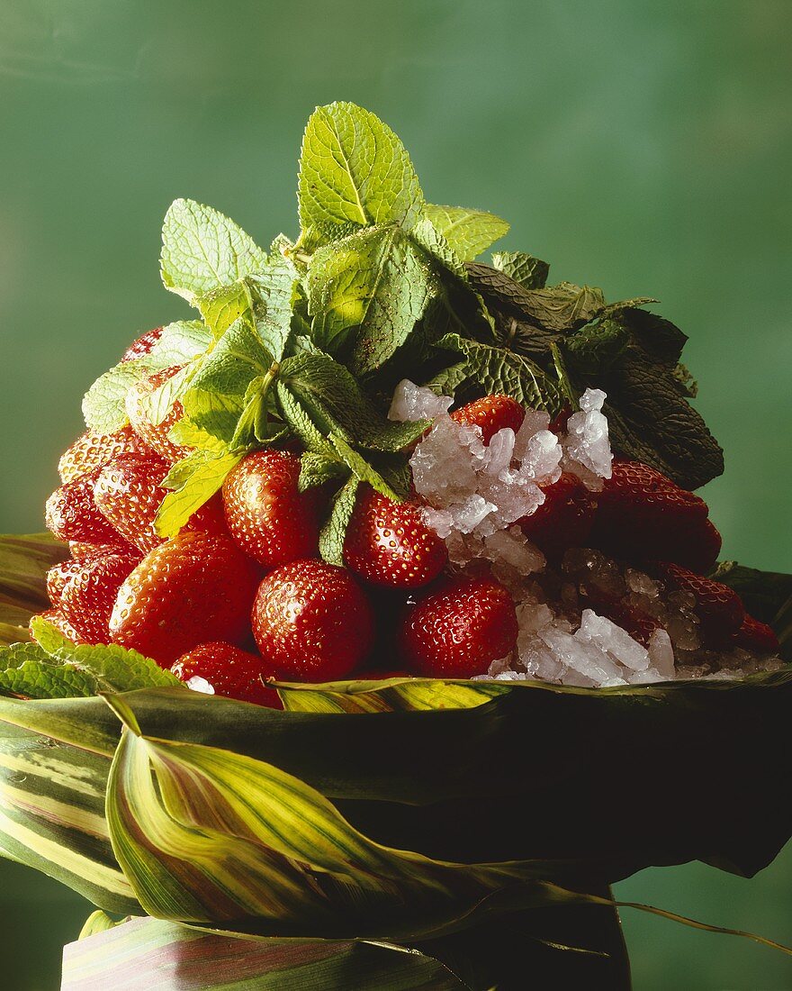 Strawberry salad with mint and pepper