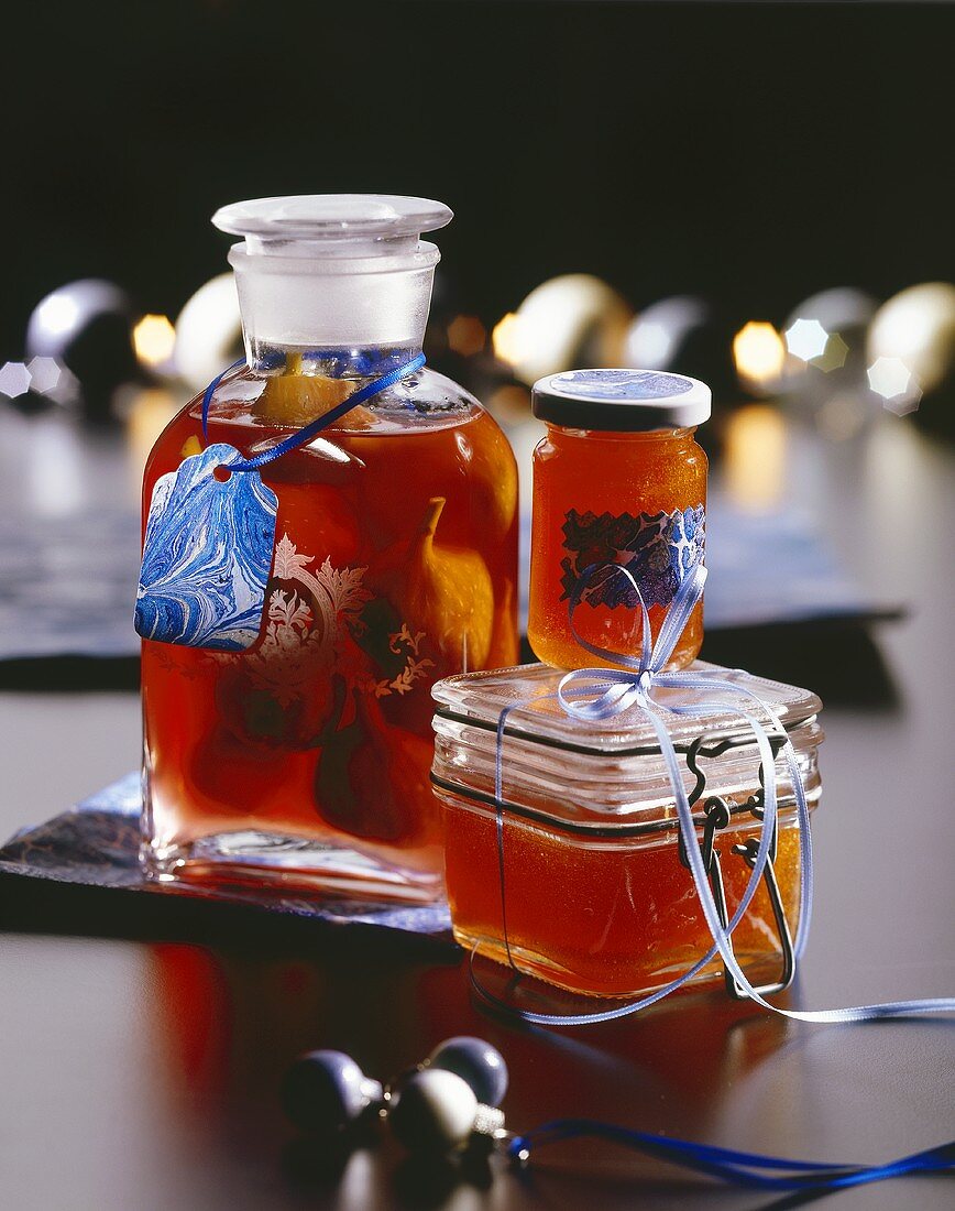 Christmas gifts: quince jelly and figs in Calvados