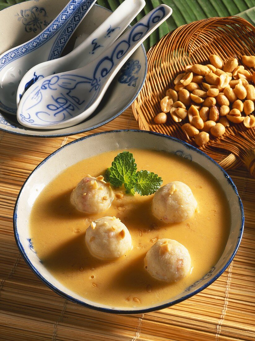 Coconut soup with shrimp dumplings