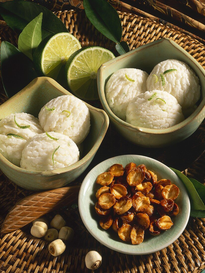 Limettensorbet mit kandierten Lotussamen (Vietnam)