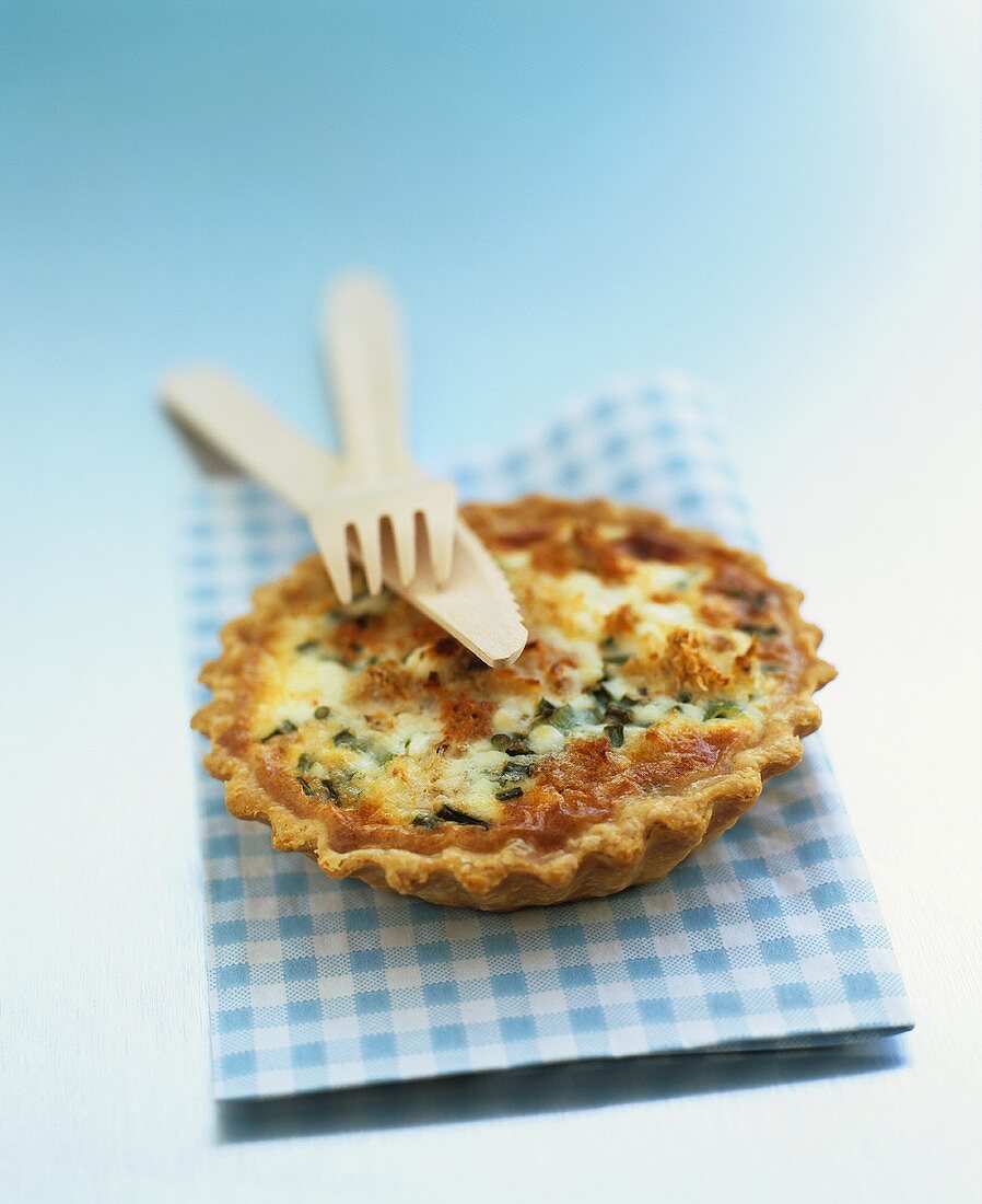 Crab tartlet made with orange shortcrust pastry